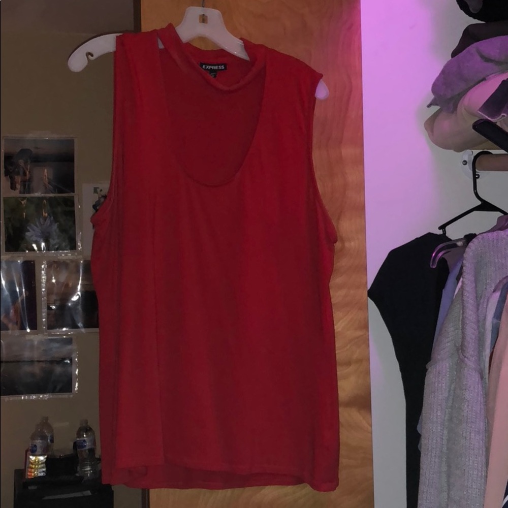 Red collar cut